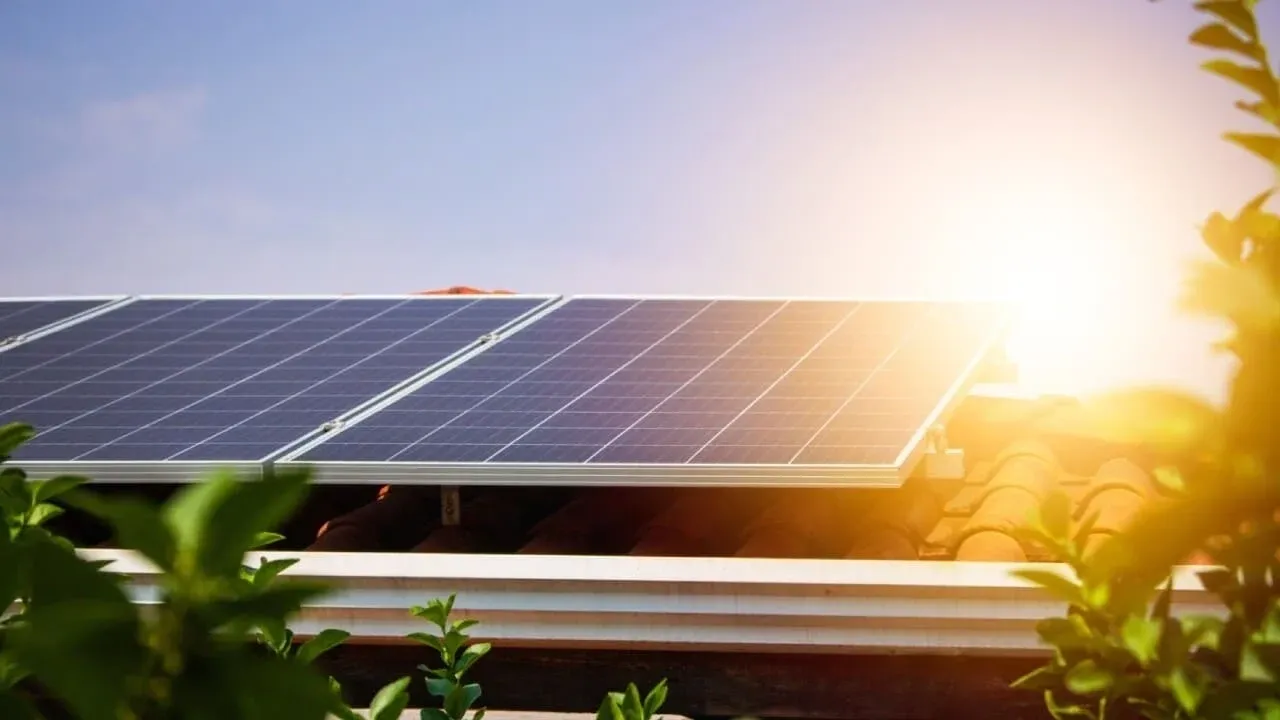 "Embracing Solar-Powered Farming: A Brighter Path to Sustainable Agriculture 🌞🌿" "Embracing Solar-Powered Farming: A Brighter Path to Sustainable Agriculture 🌞🌿"