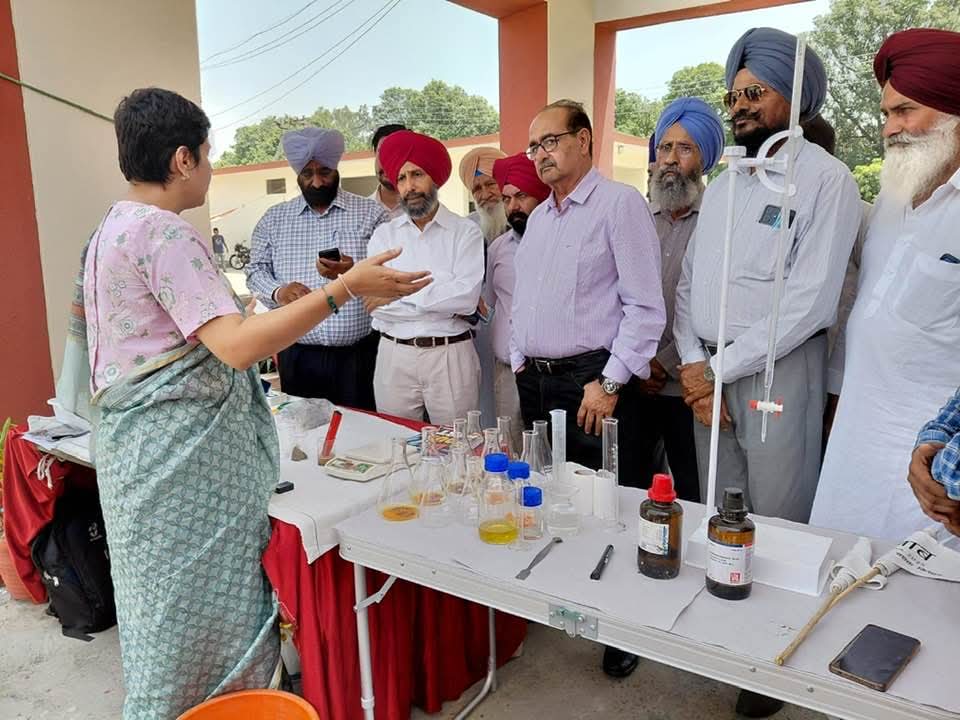 Komal Jaiswal recognised at Hoshiarpur Citrus Estate — President of India